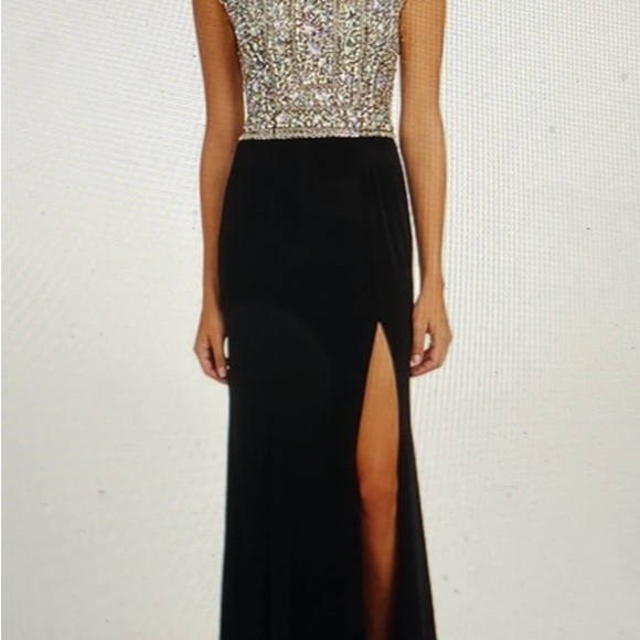 Black tie gown with iredescent gems - Picture 2 of 5